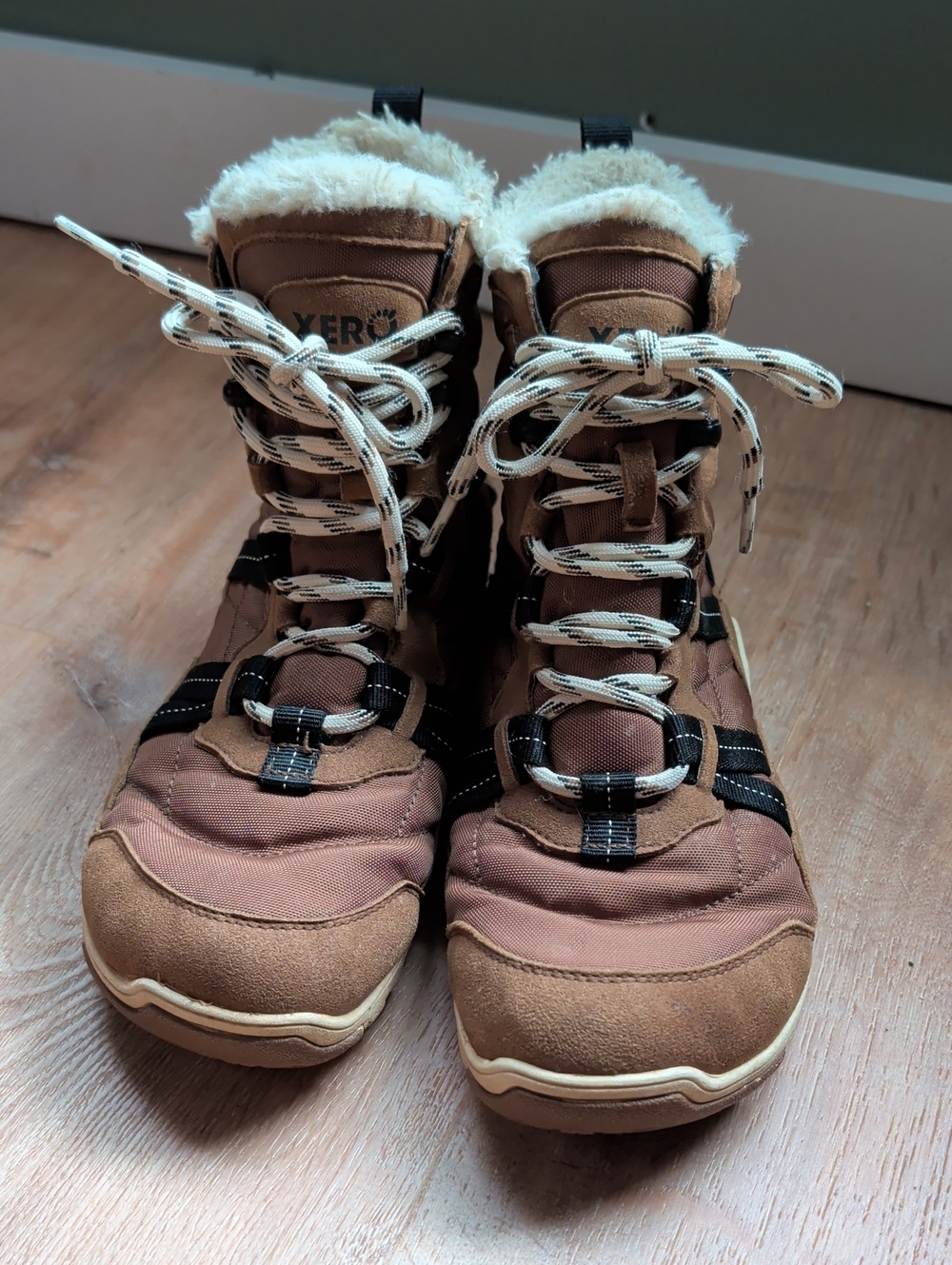 Xero Barefoot Alpine Snow Boots Insulated Women's Size 8.5